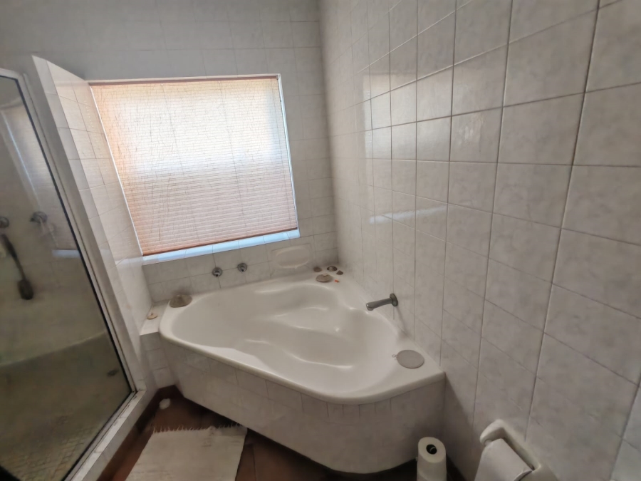 3 Bedroom Property for Sale in Summerstrand Eastern Cape
